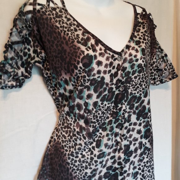 Rue 21 Cheetah Print Laced Shoulder Top - Picture 1 of 4